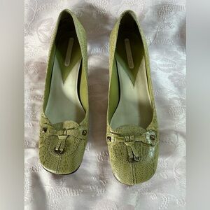 Light green, faux alligator skin, leather short pumps. Size 6.5